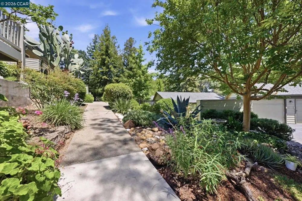 400 Suntree Ln #402 Pleasant Hill, CA 94523