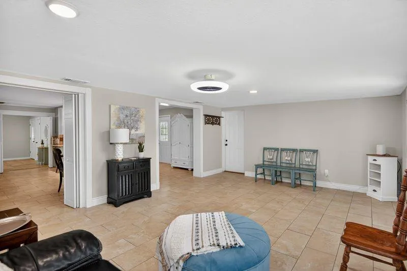 115 S Cedar Street Lake Jackson, TX 77566
