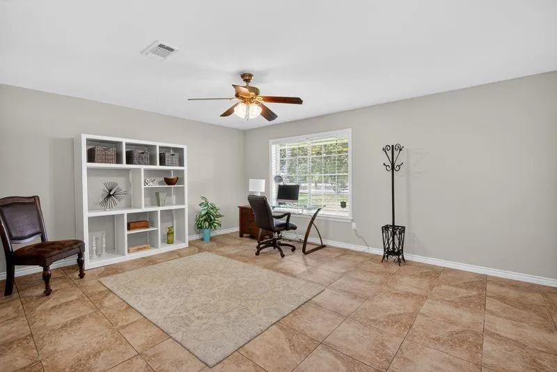 115 S Cedar Street Lake Jackson, TX 77566
