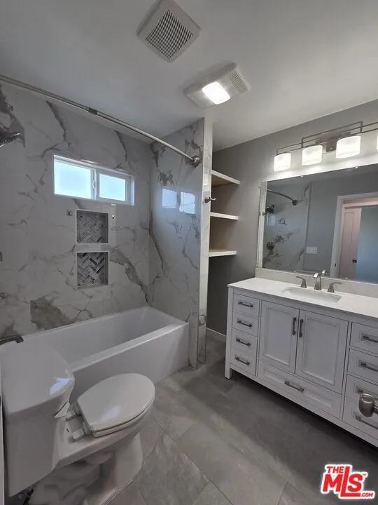 5353 S Harcourt Avenue Windsor Hills, CA 90043