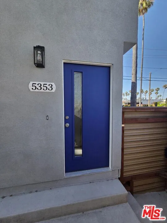 5353 S Harcourt Avenue Windsor Hills, CA 90043
