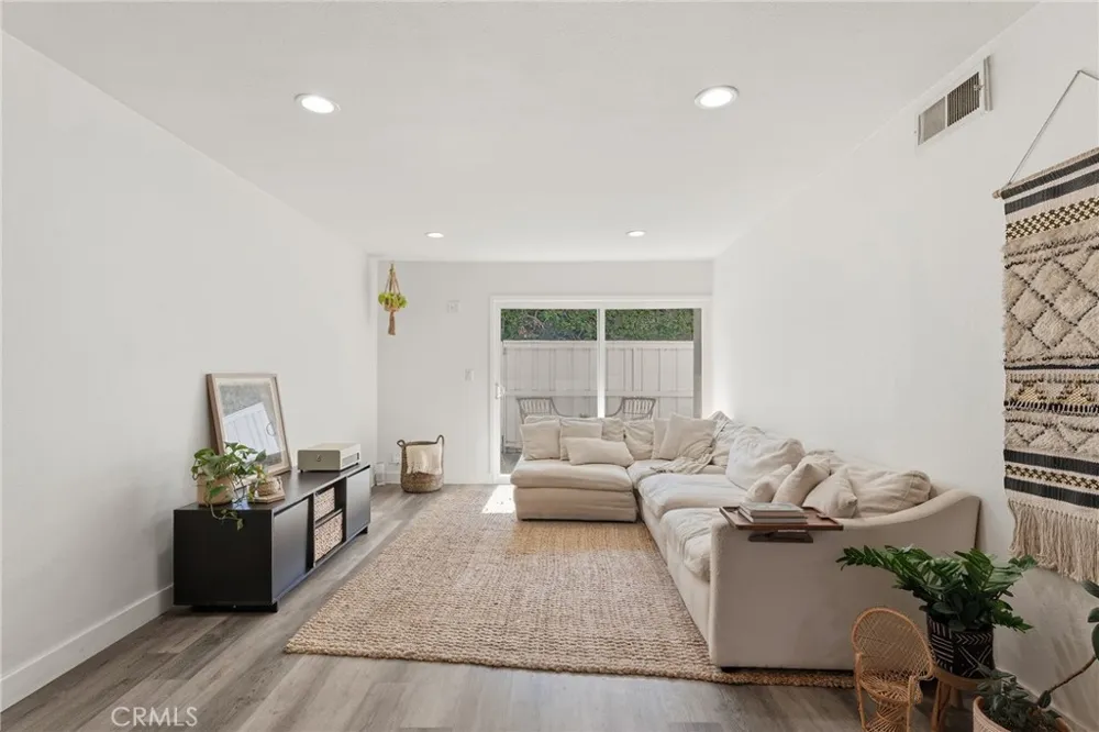 18620 Hatteras Street #157 Tarzana, CA 91356