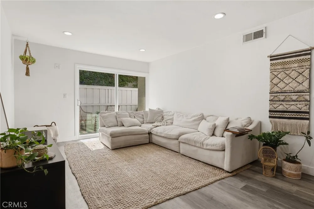 18620 Hatteras Street #157 Tarzana, CA 91356