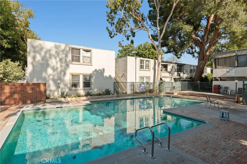 18620 Hatteras Street #157 Tarzana, CA 91356