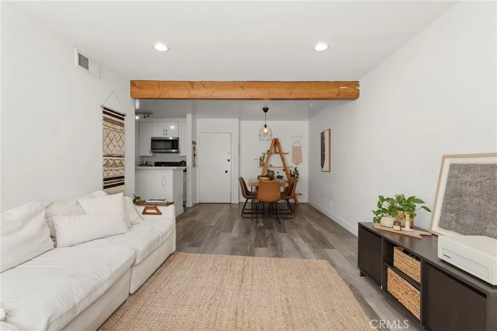 18620 Hatteras Street #157 Tarzana, CA 91356