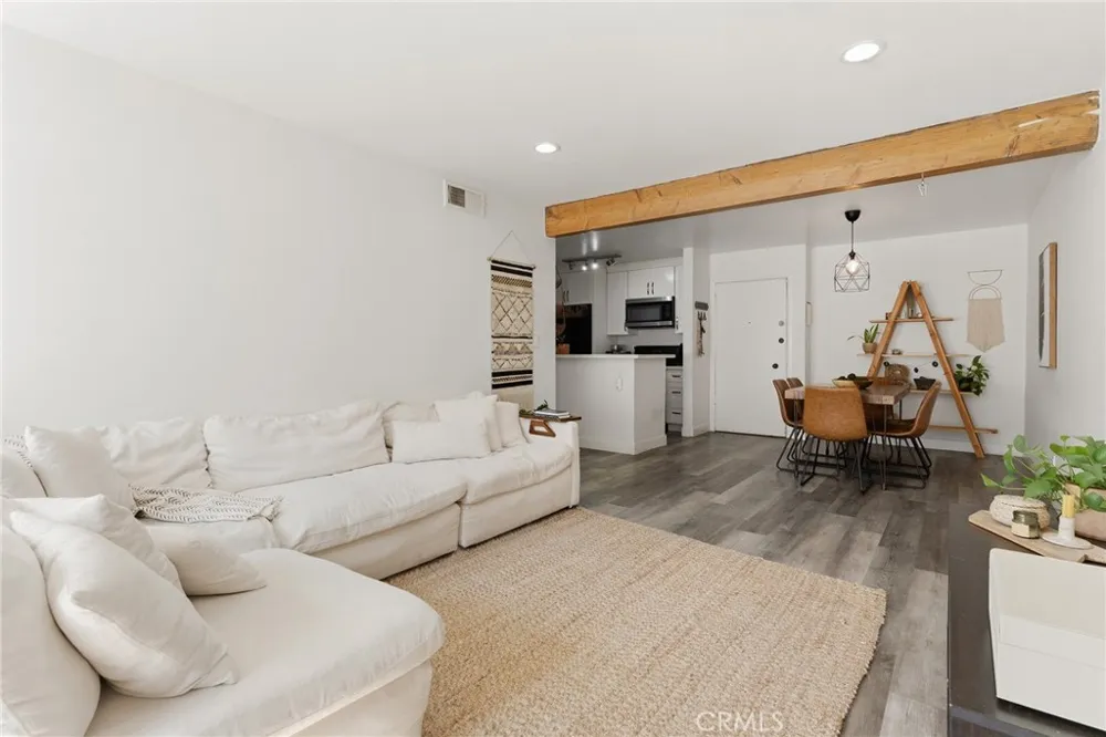 18620 Hatteras Street #157 Tarzana, CA 91356