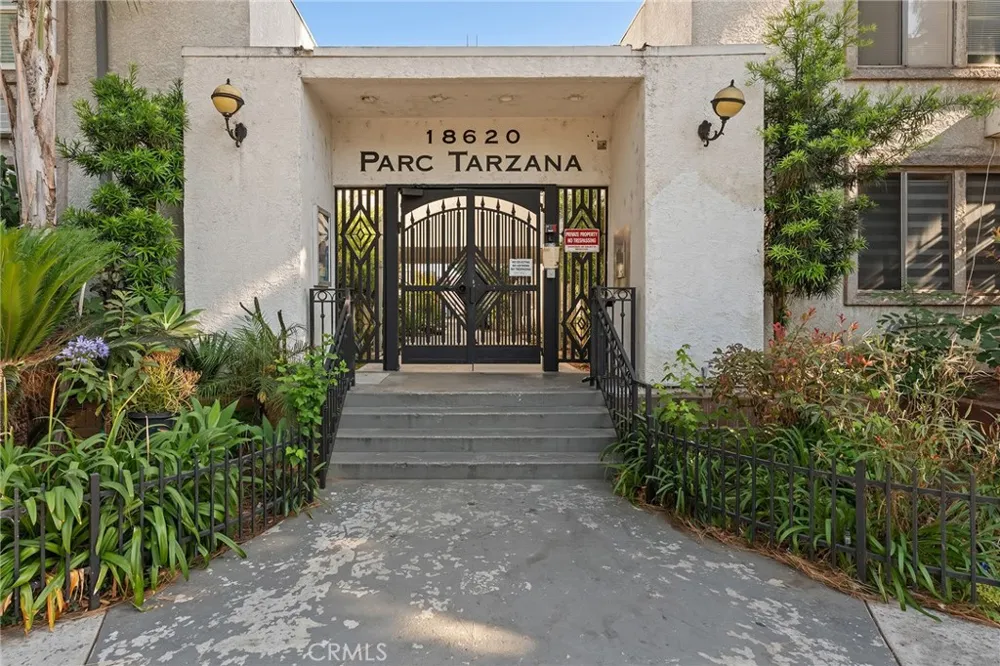 18620 Hatteras Street #157 Tarzana, CA 91356