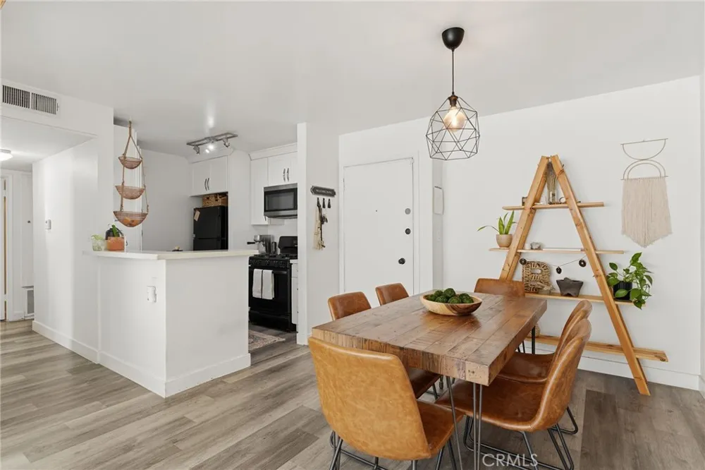 18620 Hatteras Street #157 Tarzana, CA 91356