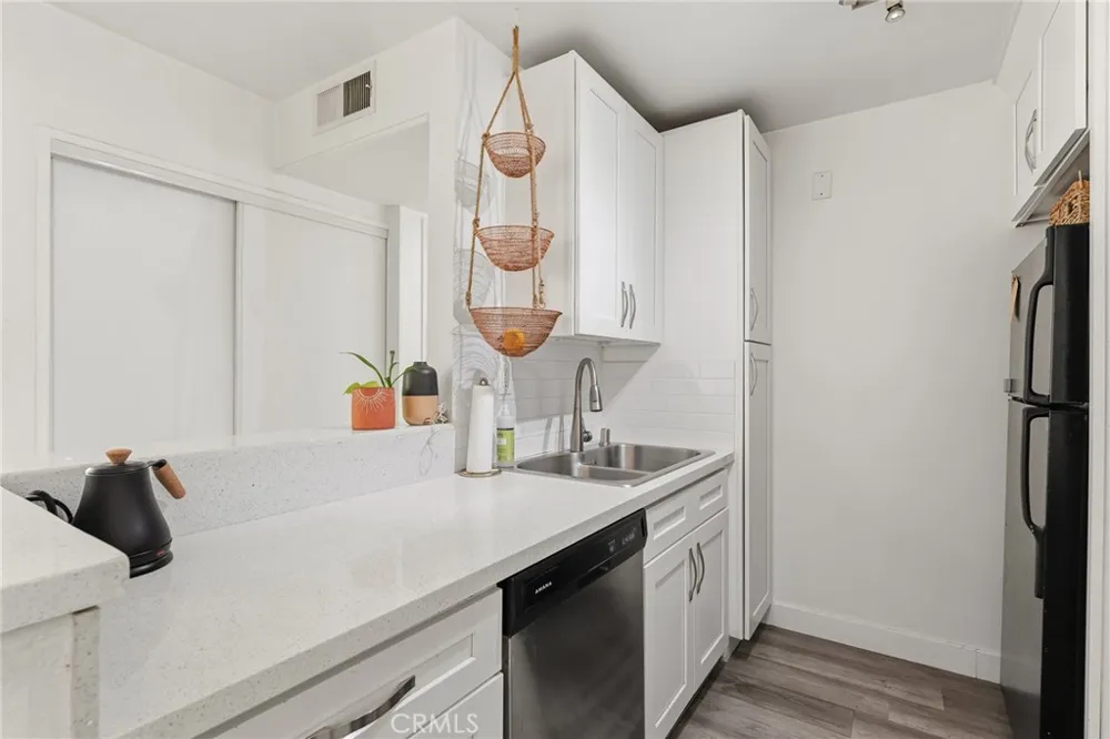 18620 Hatteras Street #157 Tarzana, CA 91356