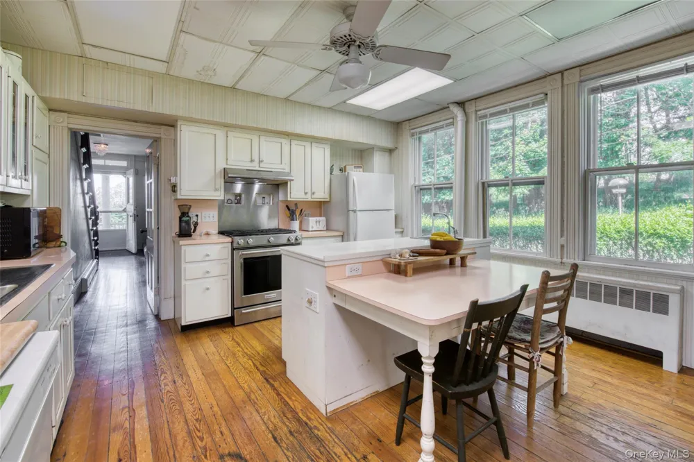 100 Maple Lane Orient, NY 11957