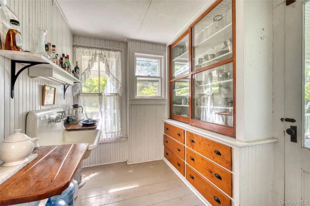 100 Maple Lane Orient, NY 11957