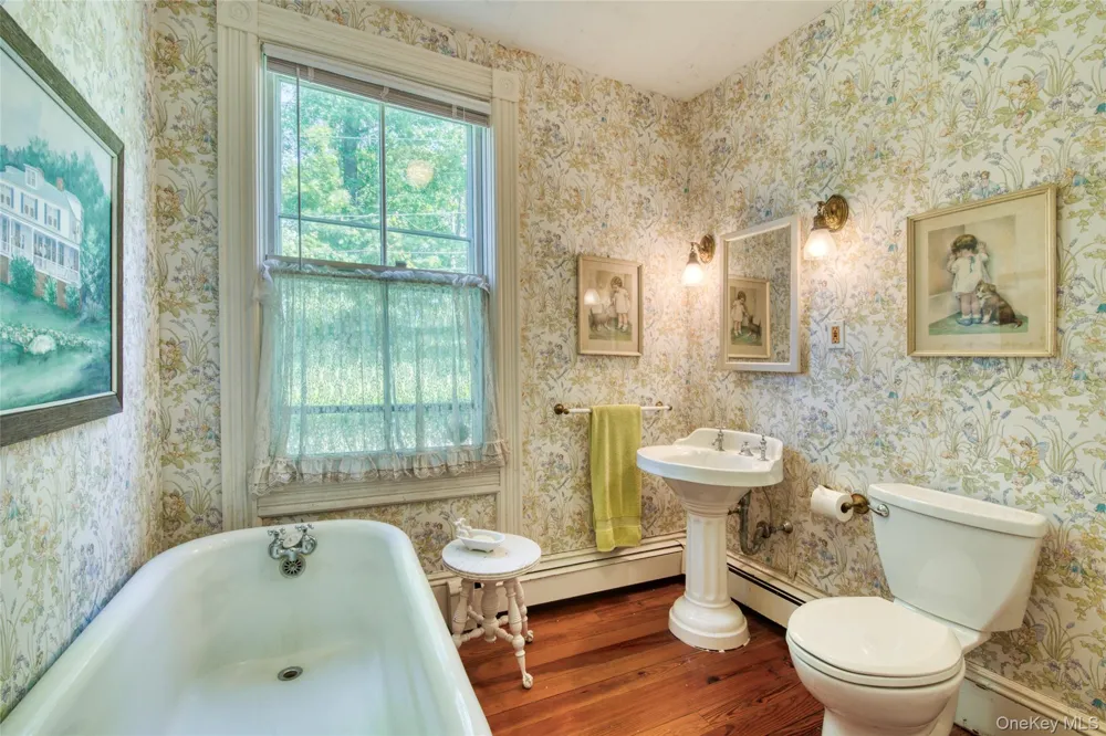 100 Maple Lane Orient, NY 11957