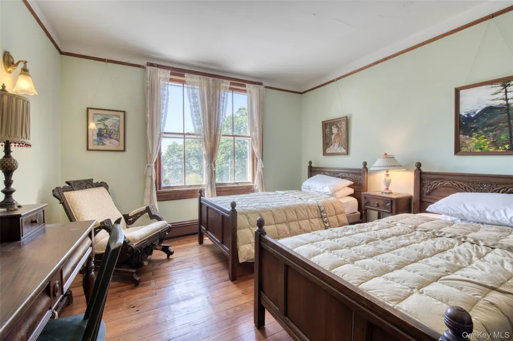 100 Maple Lane Orient, NY 11957