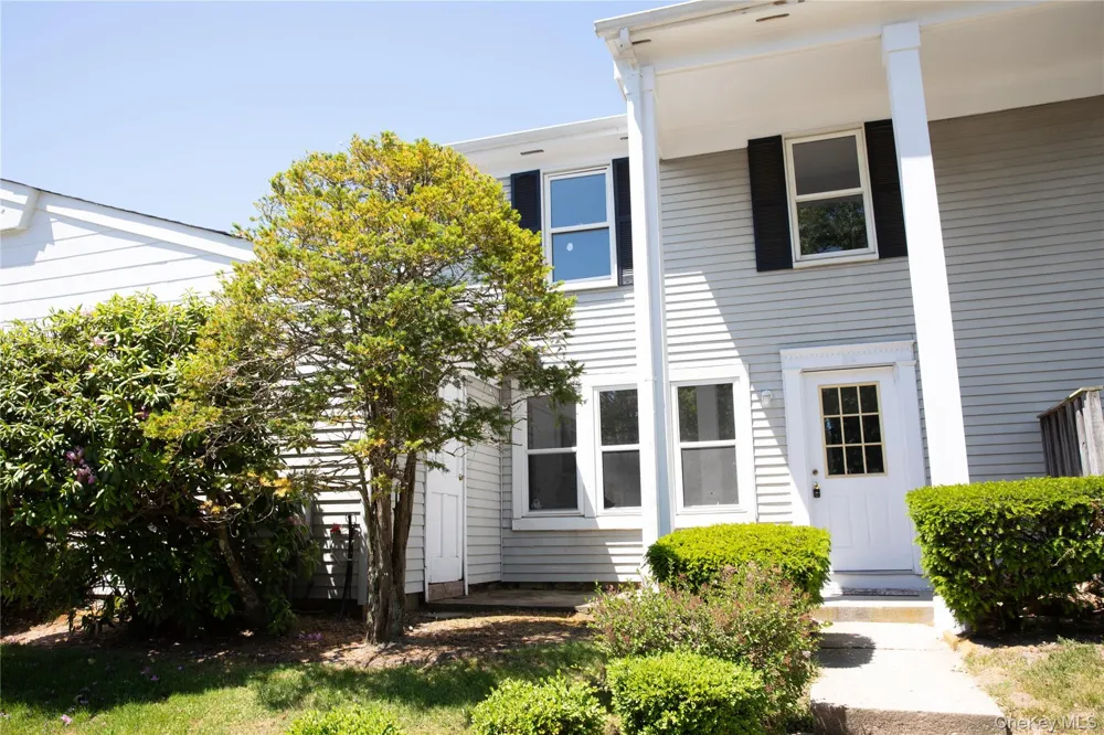 3 Valley Forge Court #3 Ridge, NY 11961