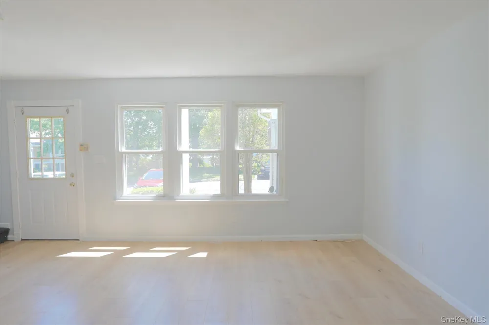 3 Valley Forge Court #3 Ridge, NY 11961