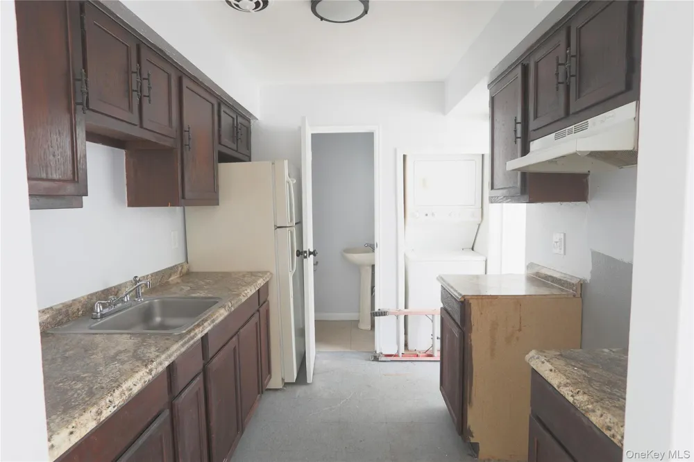 3 Valley Forge Court #3 Ridge, NY 11961