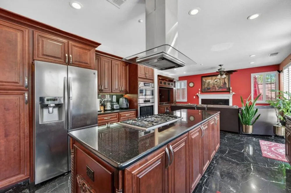 34237 Torrey Pine Lane Union City, CA 94587