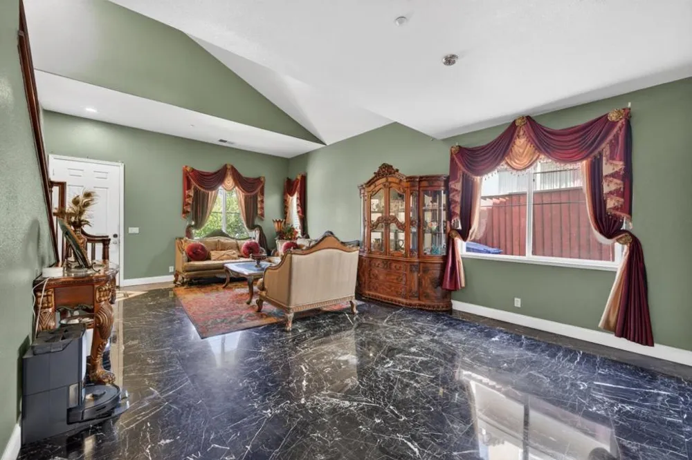 34237 Torrey Pine Lane Union City, CA 94587