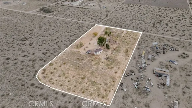 18967 Tawney Adelanto, CA 92301
