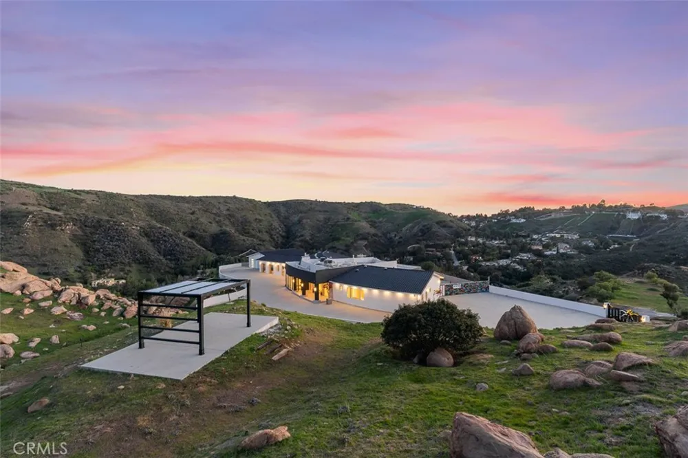 109 Buckskin Road Bell Canyon, CA 91307