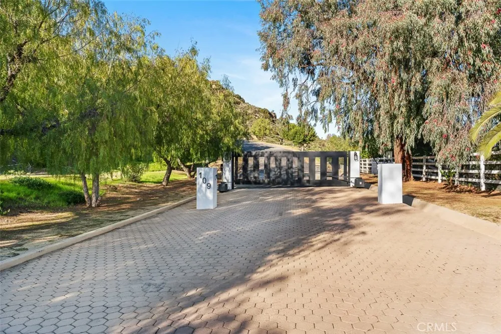 109 Buckskin Road Bell Canyon, CA 91307