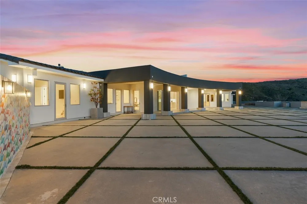 109 Buckskin Road Bell Canyon, CA 91307