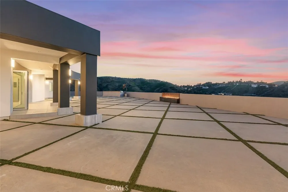 109 Buckskin Road Bell Canyon, CA 91307