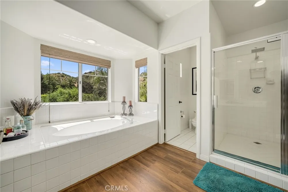 2305 Waring Agoura Hills, CA 91301