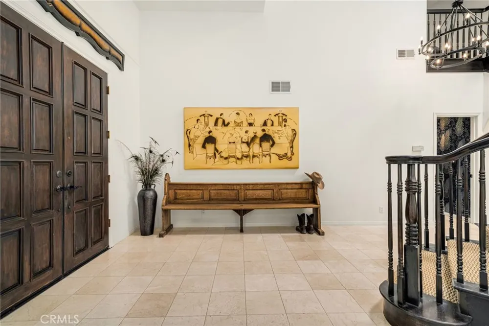 2305 Waring Agoura Hills, CA 91301