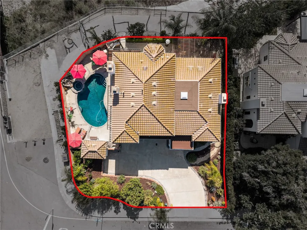 2305 Waring Agoura Hills, CA 91301