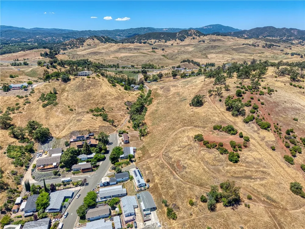 670 Walnut Lakeport, CA 95453