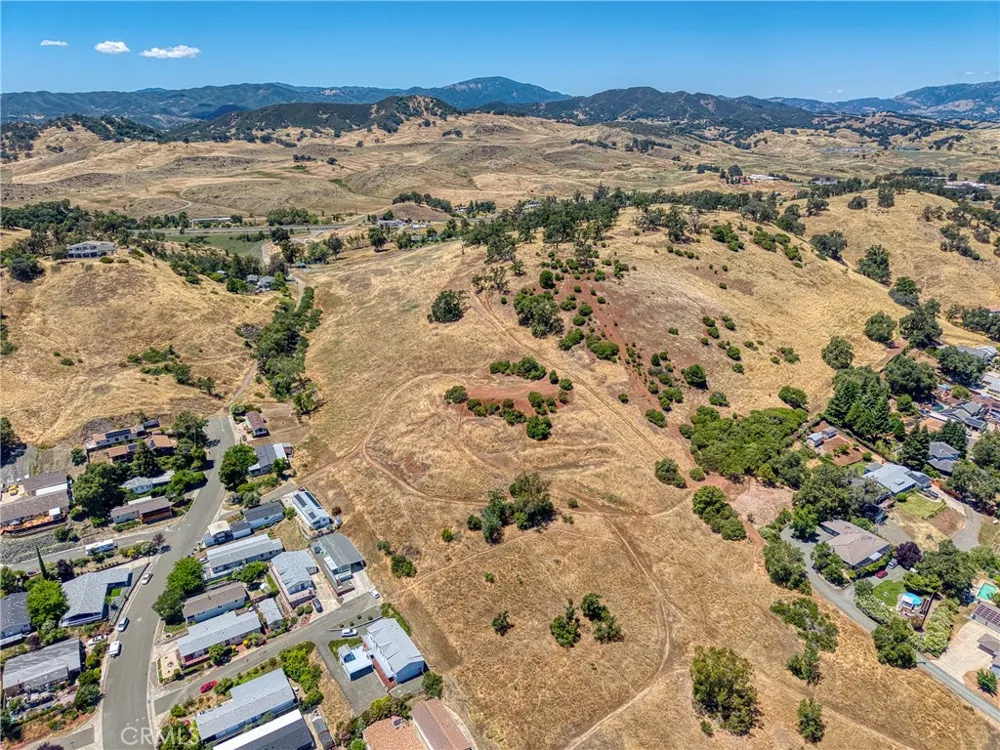 670 Walnut Lakeport, CA 95453