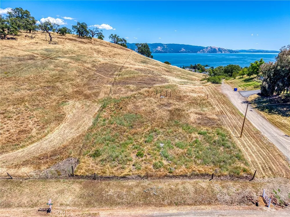 670 Walnut Lakeport, CA 95453