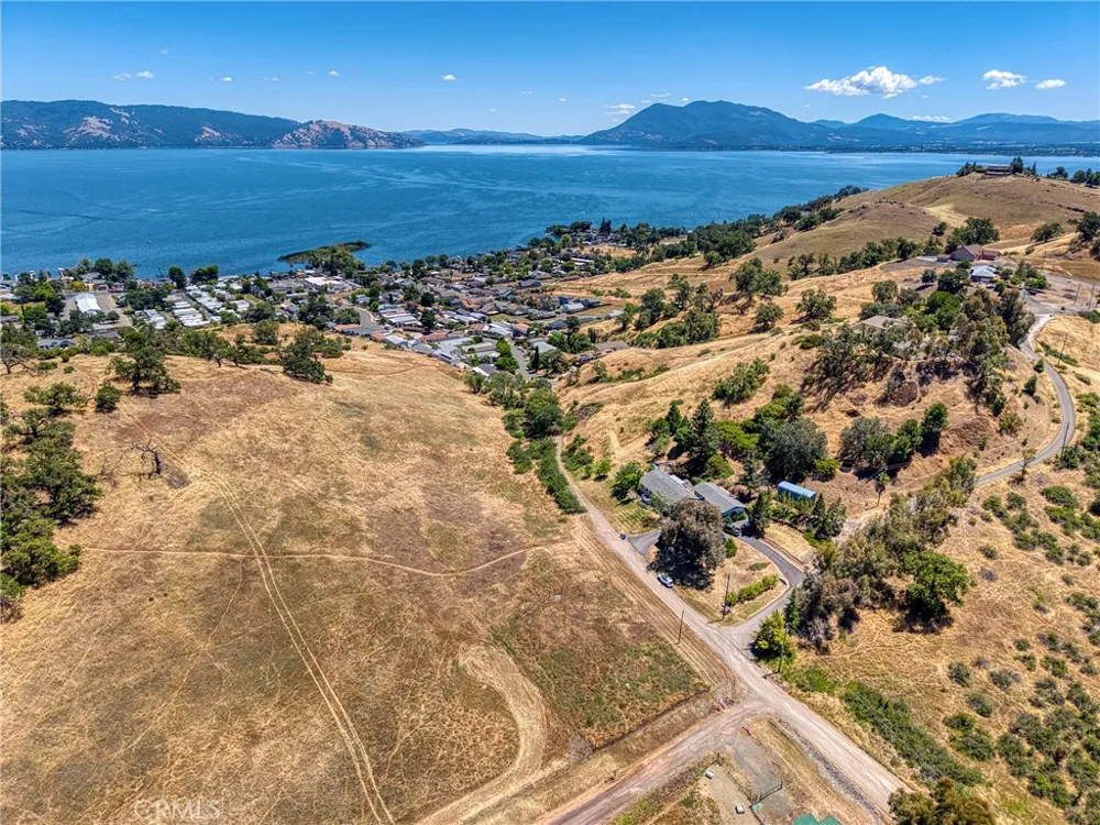 670 Walnut Lakeport, CA 95453