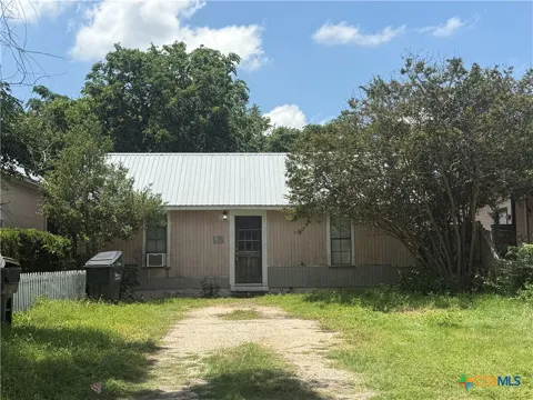 302 Burleson Street #1/2