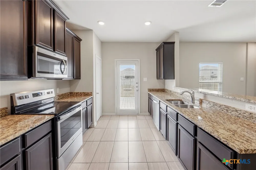 1579 Violet Lane Kyle, TX 78640