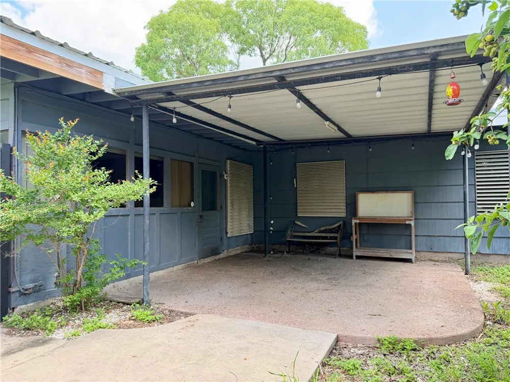 1416 S 11th Street Kingsville, TX 78363