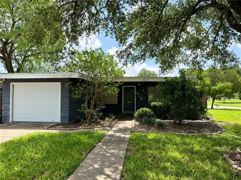 1416 S 11th Street Kingsville, TX 78363