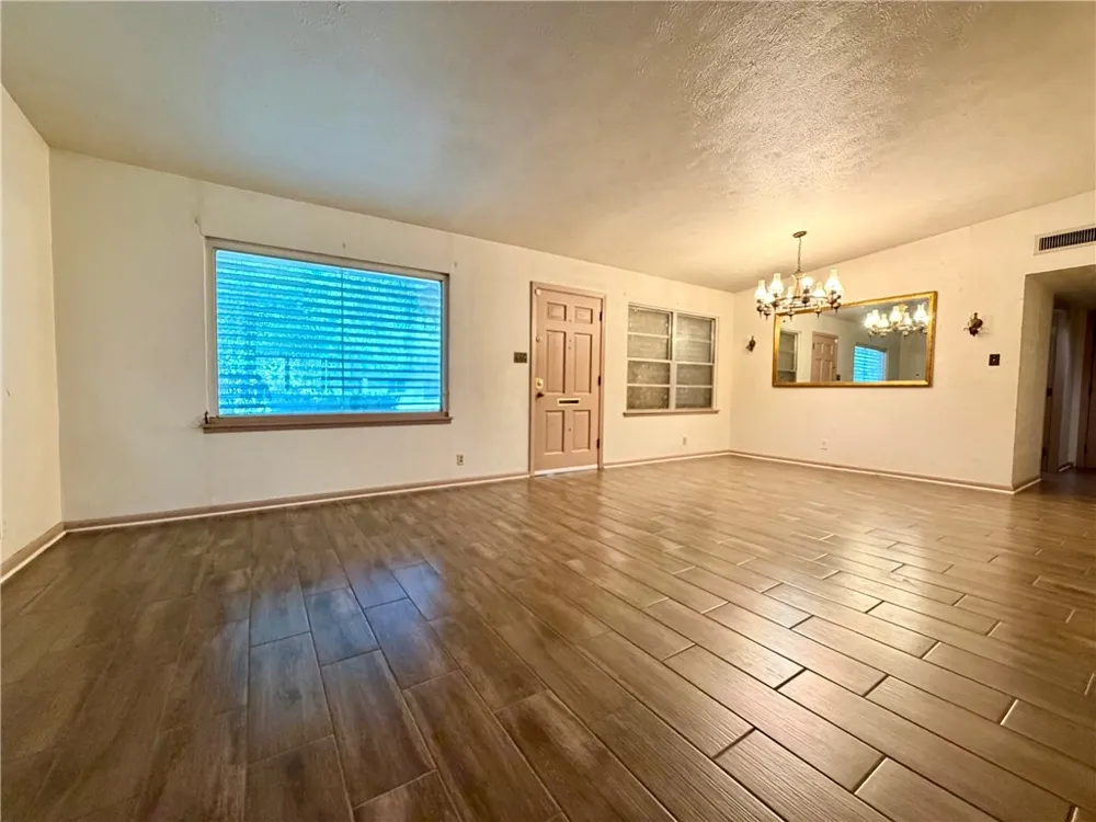 1416 S 11th Street Kingsville, TX 78363