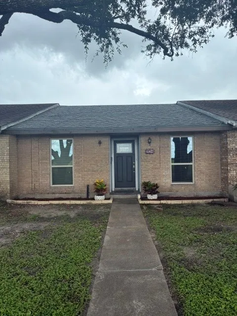 221 W Ailsie Avenue
