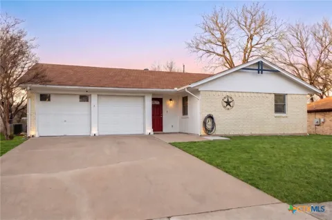 211 E Hogan Drive