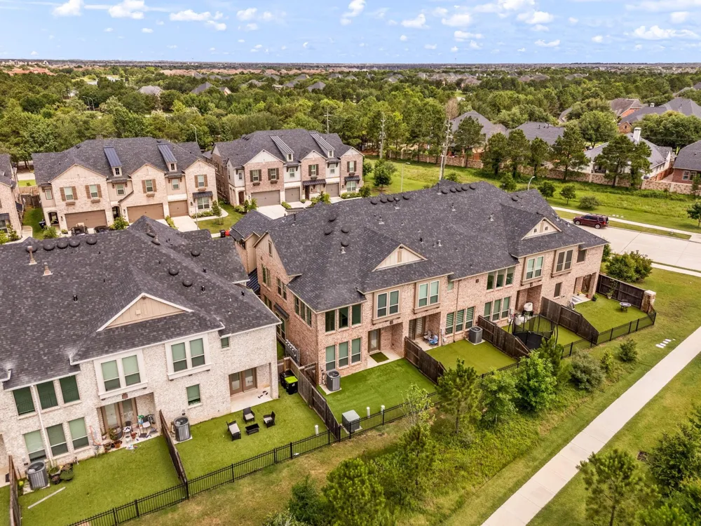 6515 Bramble Cove Lane Fulshear, TX 77441