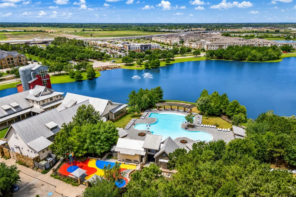 6515 Bramble Cove Lane Fulshear, TX 77441