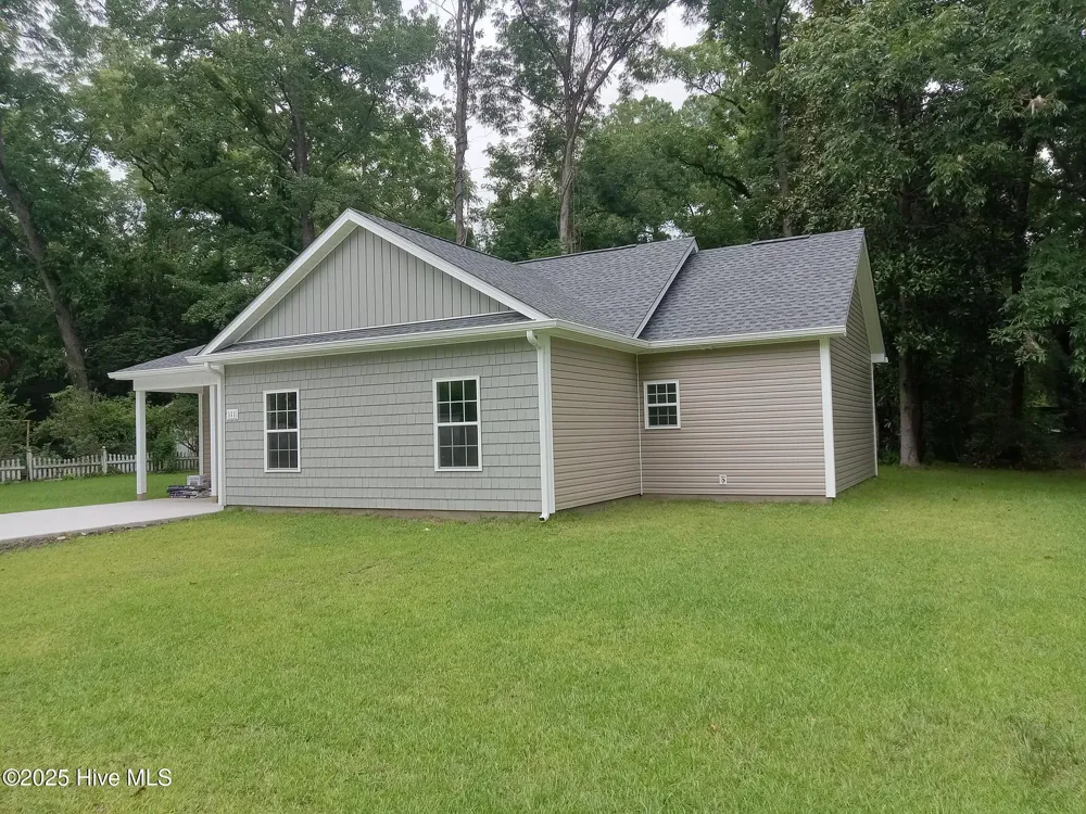 111 E Oliver Street Whiteville, NC 28472