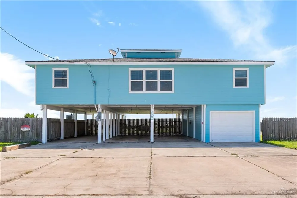 700 Shore Drive Port Mansfield, TX 78598
