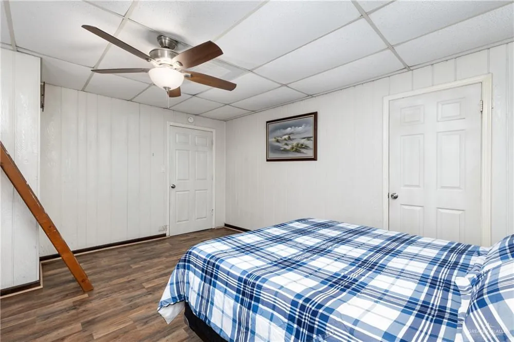700 Shore Drive Port Mansfield, TX 78598