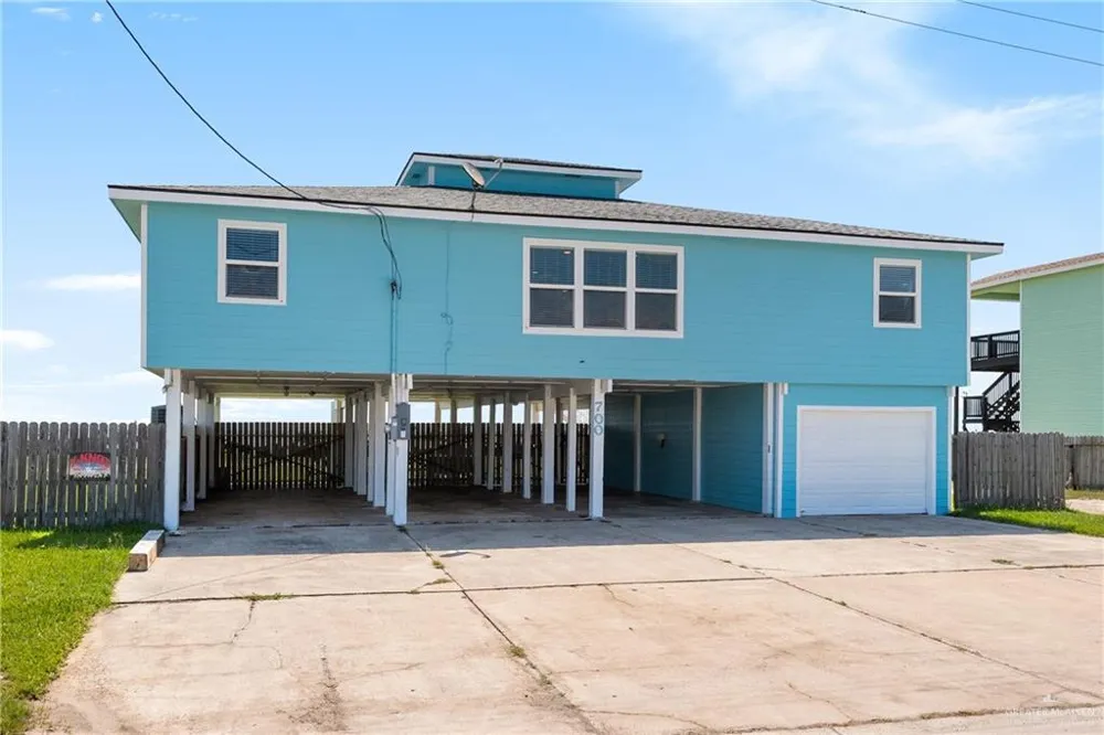 700 Shore Drive Port Mansfield, TX 78598
