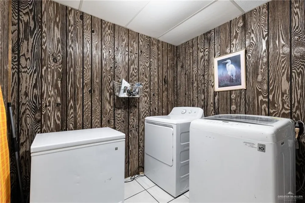 700 Shore Drive Port Mansfield, TX 78598