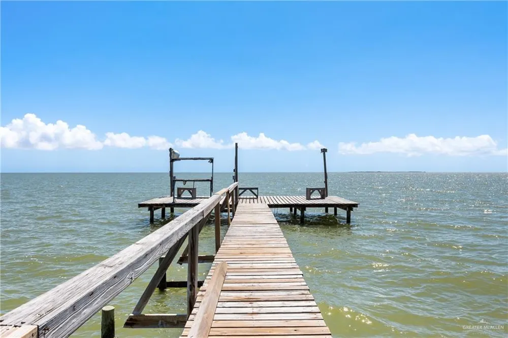 700 Shore Drive Port Mansfield, TX 78598