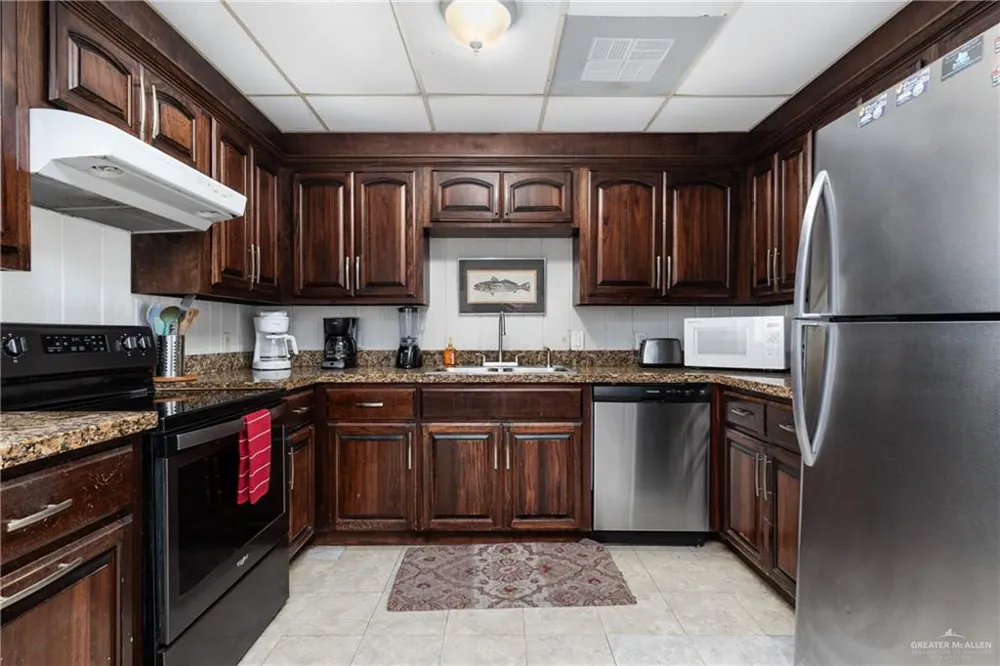 700 Shore Drive Port Mansfield, TX 78598